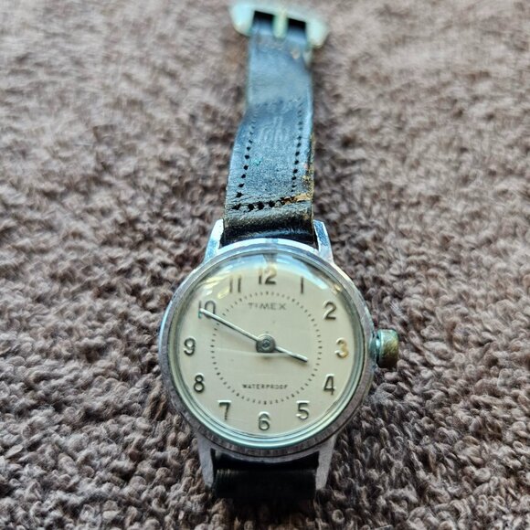 old Timex watch - Picture 4 of 8